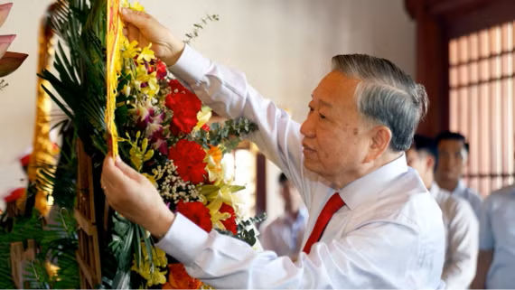 [Video]. Xúc động lễ dâng hoa, dâng hương tại khu lưu niệm Tổng Bí thư Hà Huy Tập