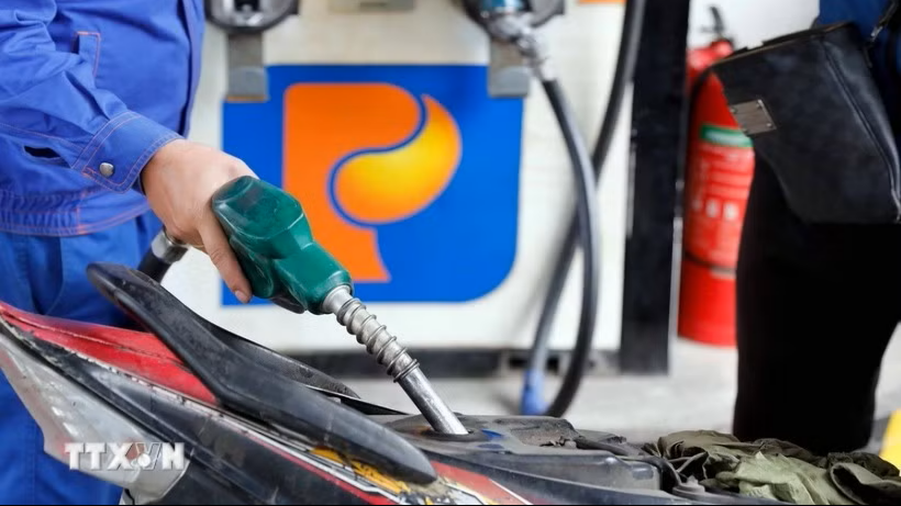 Giá xăng dầu đồng loạt giảm, E5RON92 về ngưỡng 21,934 nghìn đồng mỗi lít