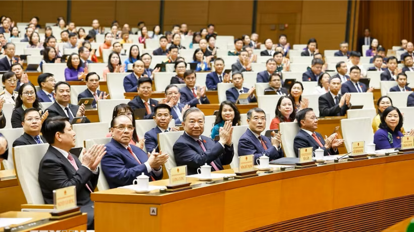 Thông qua Nghị quyết Kỳ họp thứ nhất, Quốc hội khóa XVI