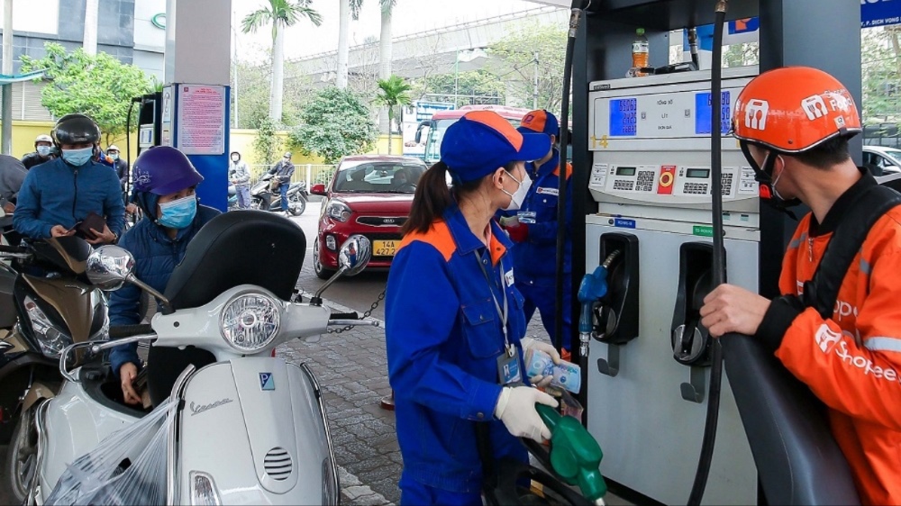 Kéo dài việc giảm thuế nhập khẩu một số mặt hàng xăng dầu về 0% đến 30/6/2026