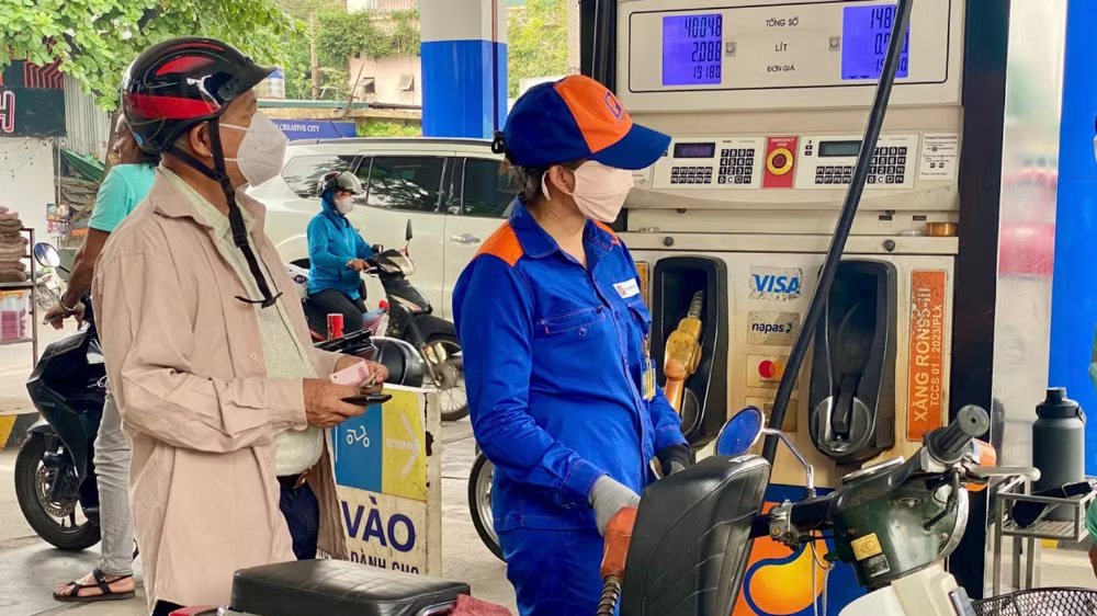 Giá xăng dầu đồng loạt giảm