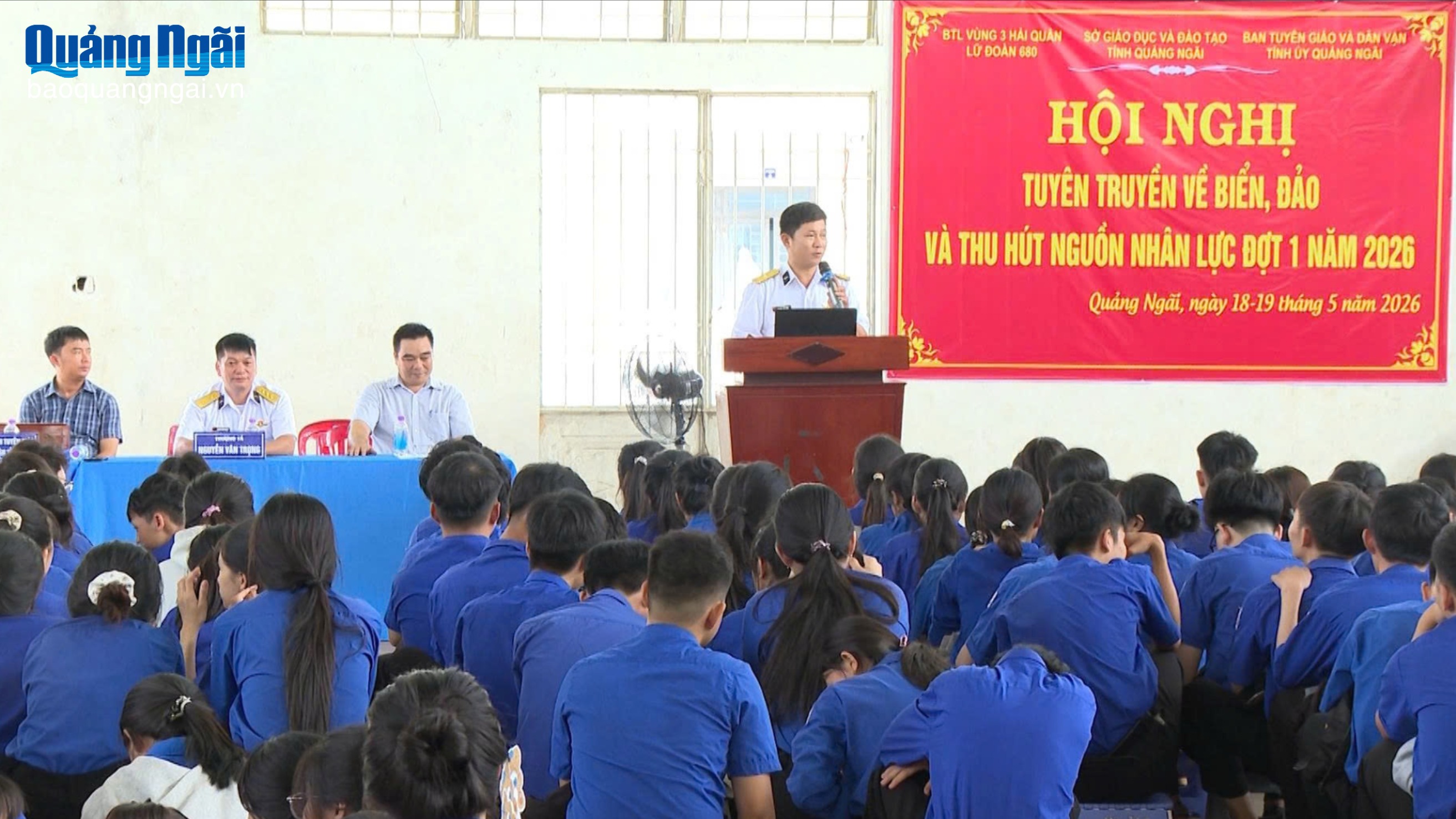 Bồi đắp tình yêu biển, đảo cho học sinh