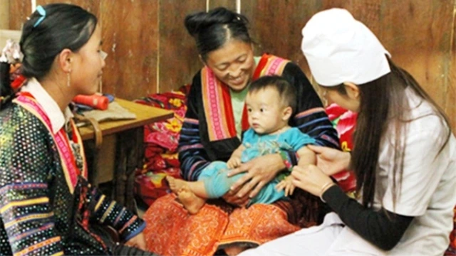 Nhân viên y tế, cô đỡ thôn, bản được hỗ trợ gần 1,8 triệu đồng/tháng từ 15/7/2026