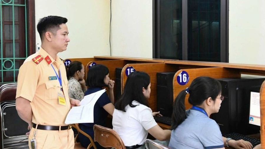 Đề xuất tăng số lượng câu hỏi lý thuyết sát hạch lái xe