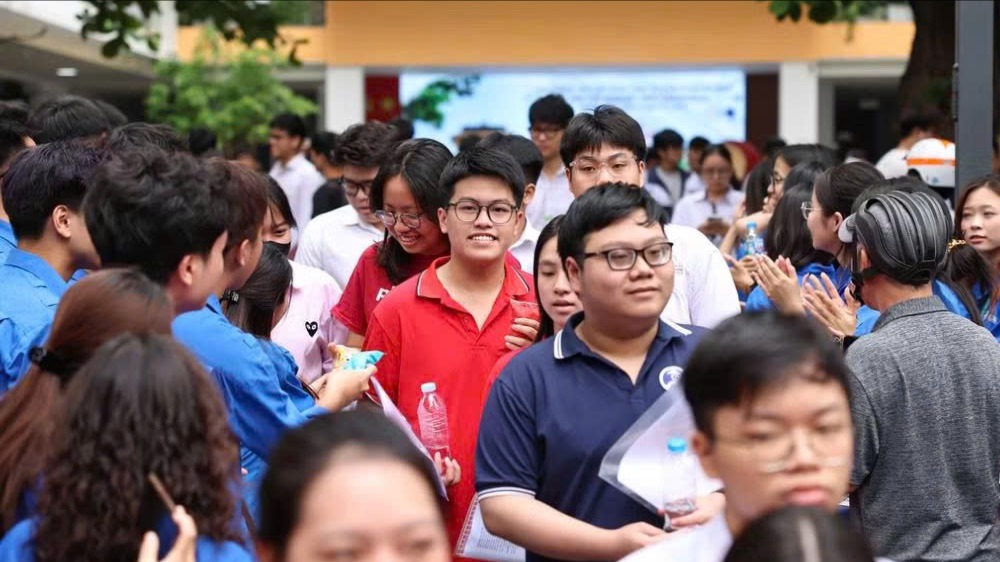 Có 12 thí sinh bị đình chỉ tại buổi thi Ngữ văn
