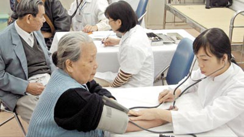 Từ năm 2026, người cao tuổi được khám sức khỏe định kỳ miễn phí ít nhất mỗi năm 1 lần
