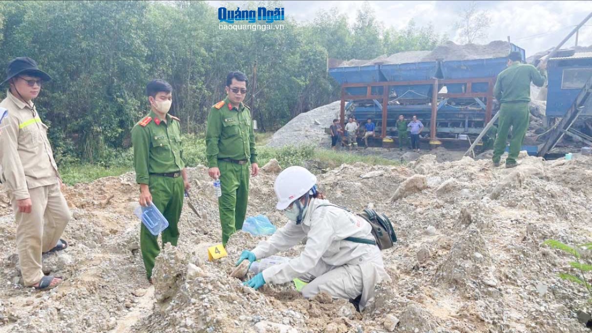 Doanh nghiệp đổ trái phép hơn 700 tấn chất thải ra môi trường