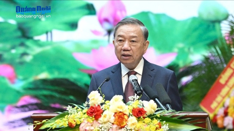 Quân đội nhân dân vững bước dưới cờ Đảng quang vinh