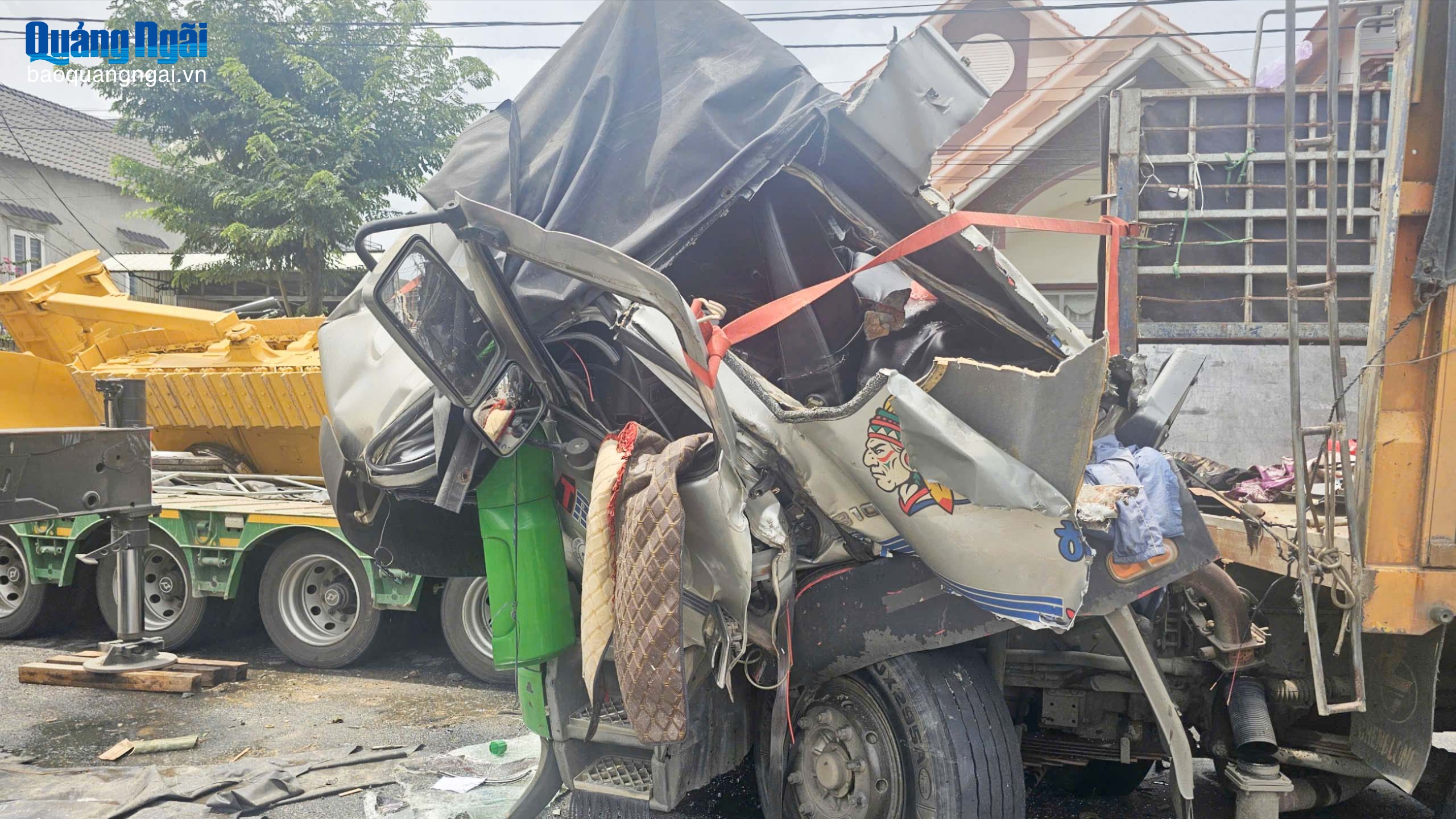 Một người tử vong sau vụ va chạm giữa xe tải và xe đầu kéo