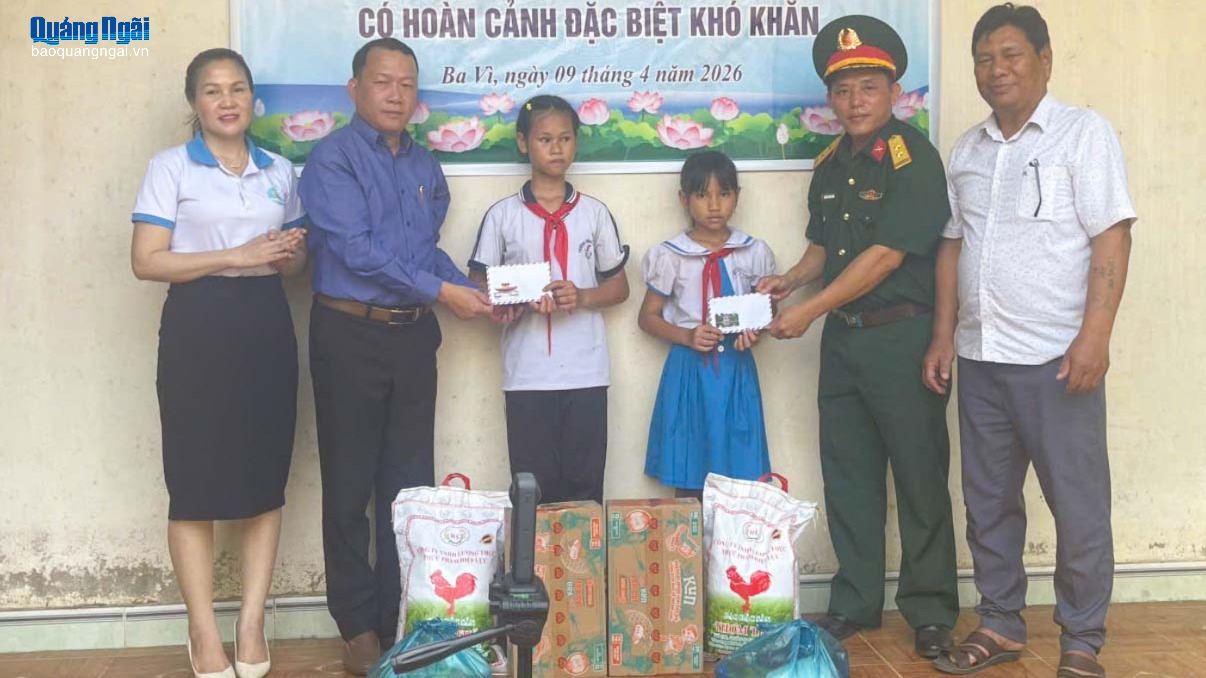 Xã Ba Vì ra mắt mô hình “Nhận đỡ đầu học sinh có hoàn cảnh khó khăn”