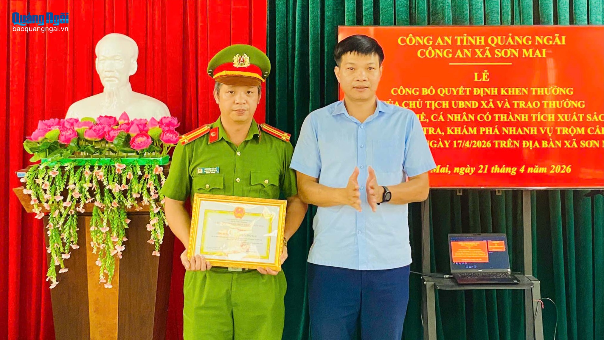 Khen thưởng công an xã phá nhanh vụ trộm xe máy