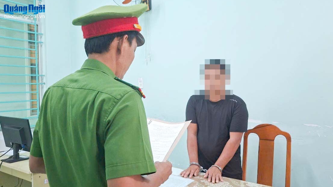 Bắt đối tượng cản trở xe cứu thương làm nhiệm vụ
