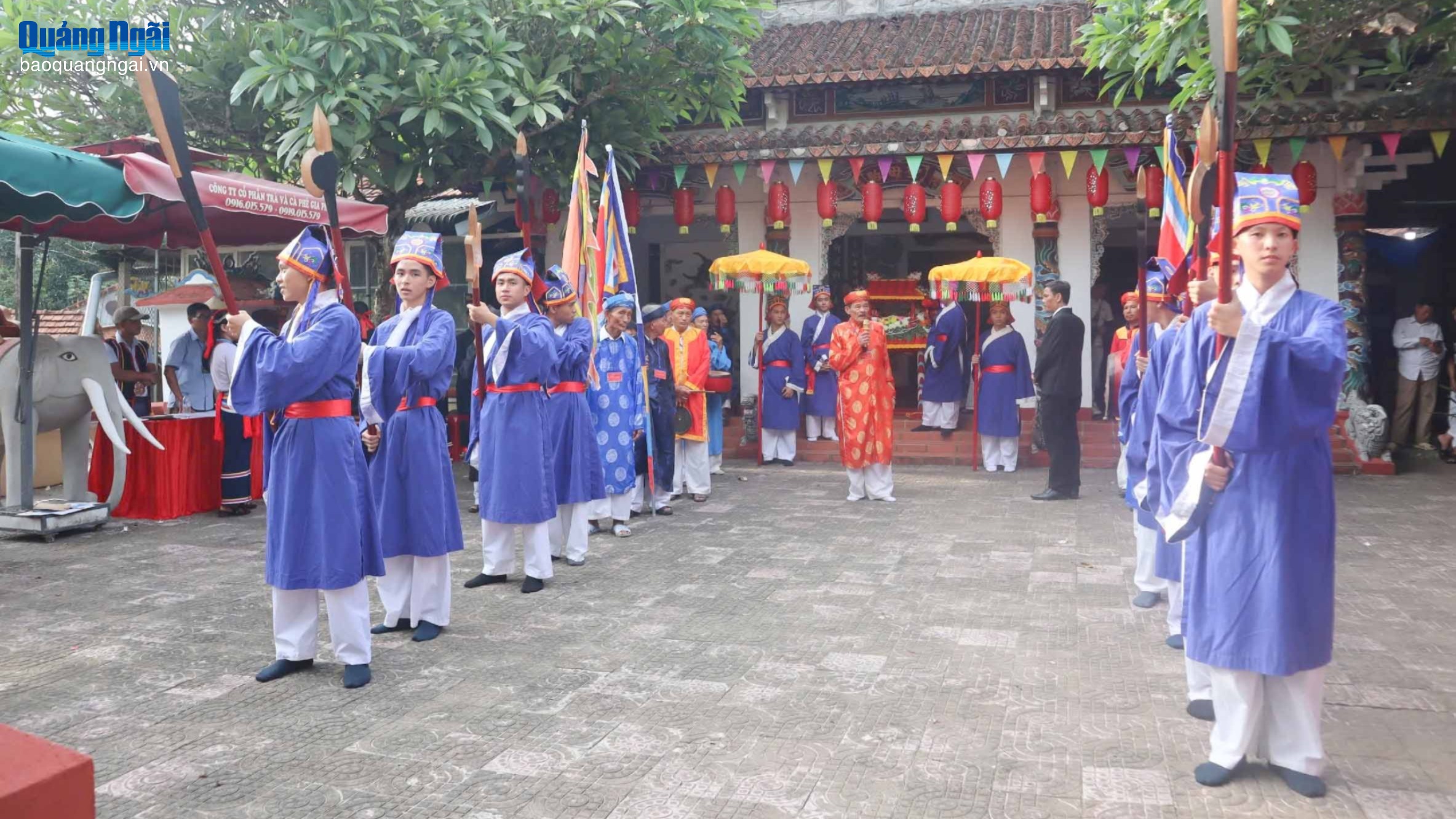 Lễ rước sắc trong Lễ hội Điện Trường Bà