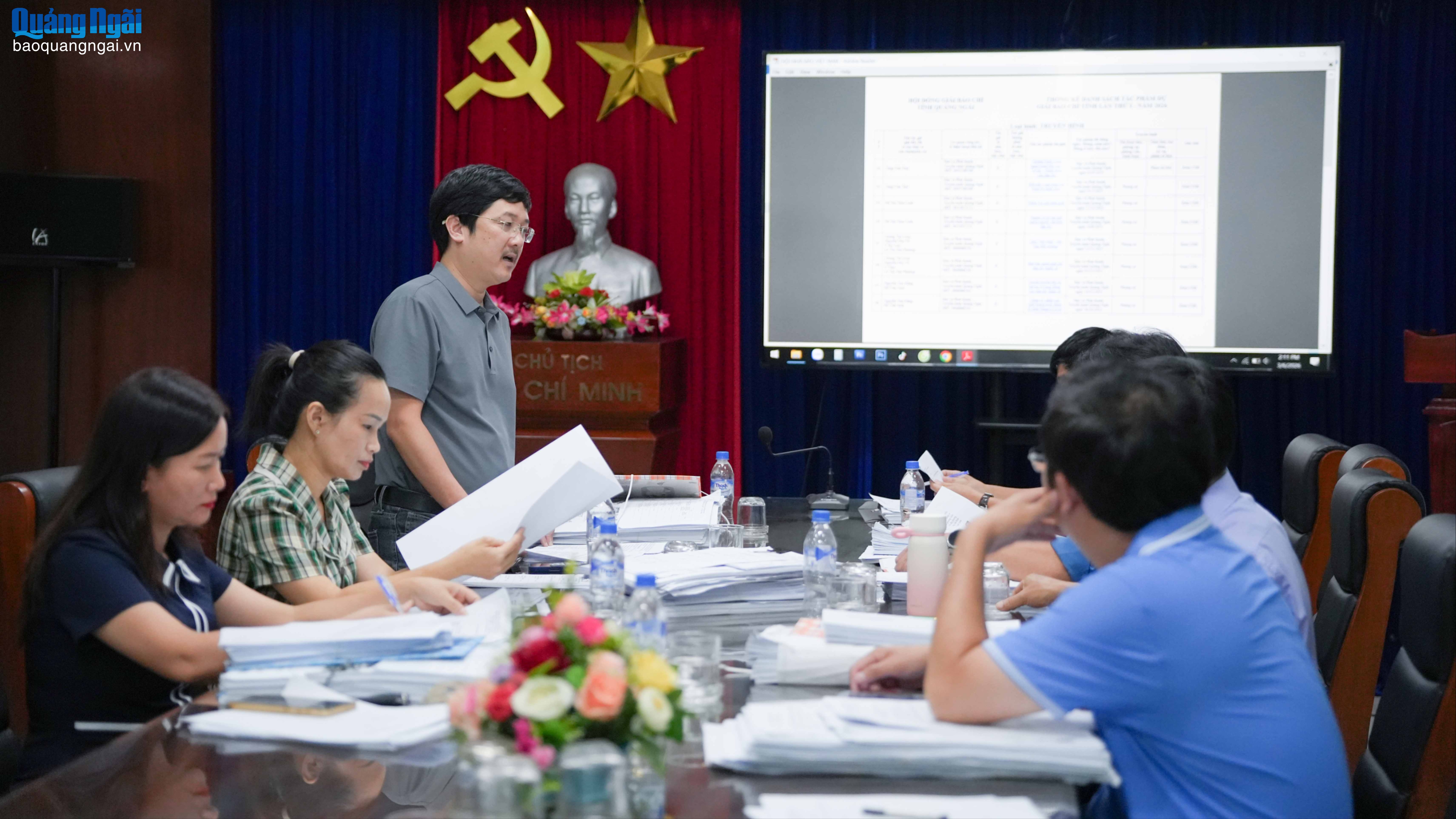 Chấm sơ khảo Giải Báo chí tỉnh Quảng Ngãi lần thứ I