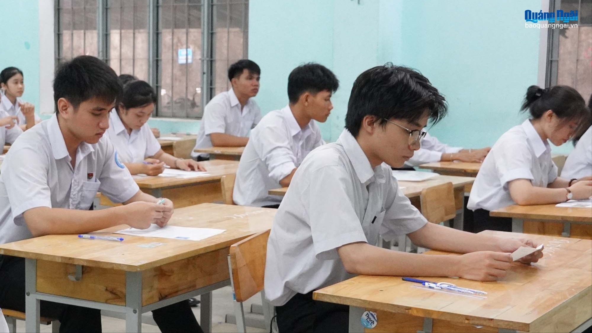 Thí sinh bắt đầu làm bài thi môn Ngữ văn