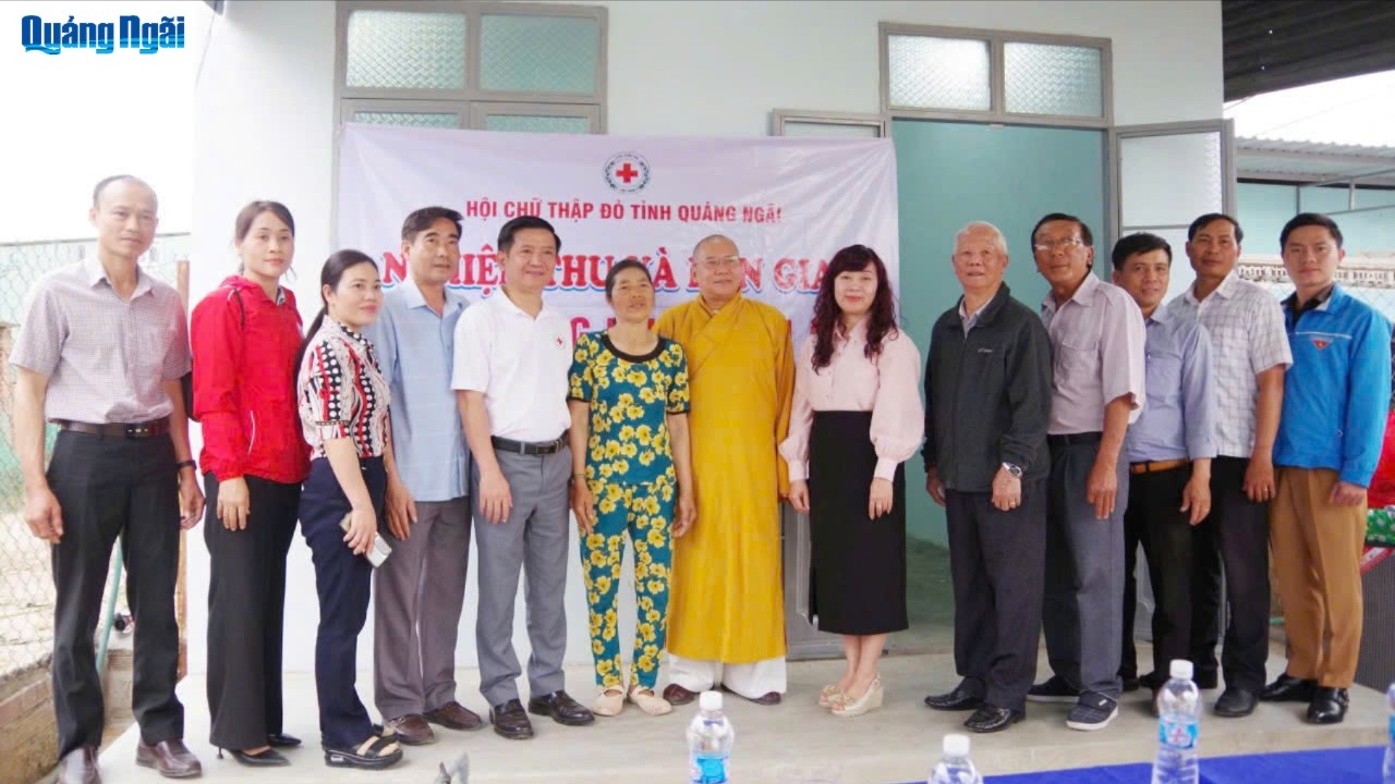 Nghiệm thu, bàn giao “Nhà nhân ái” tại phường Đăk Cấm