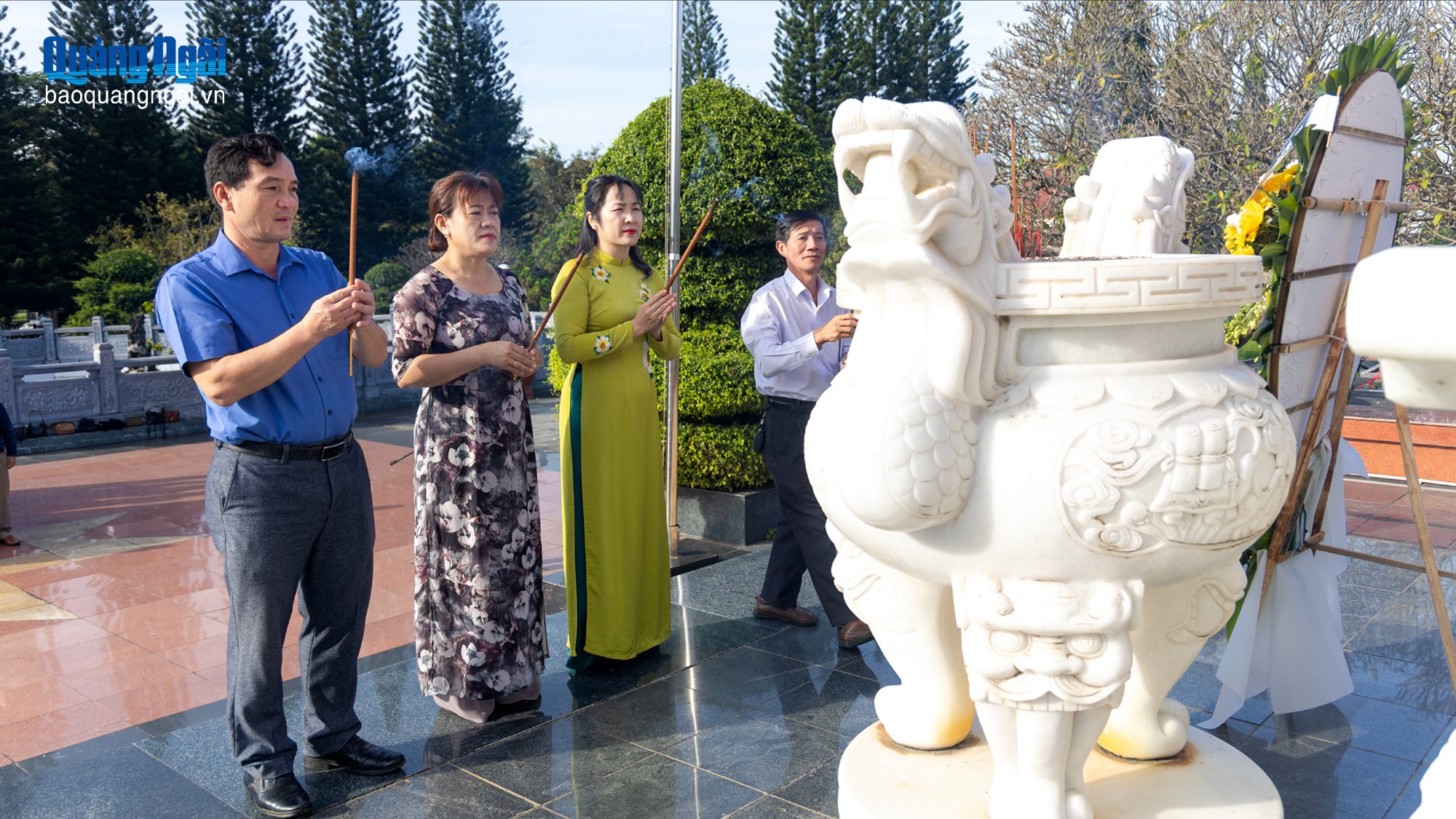 Viếng Nghĩa trang Liệt sĩ phường Đăk Cấm và Ngục Kon Tum