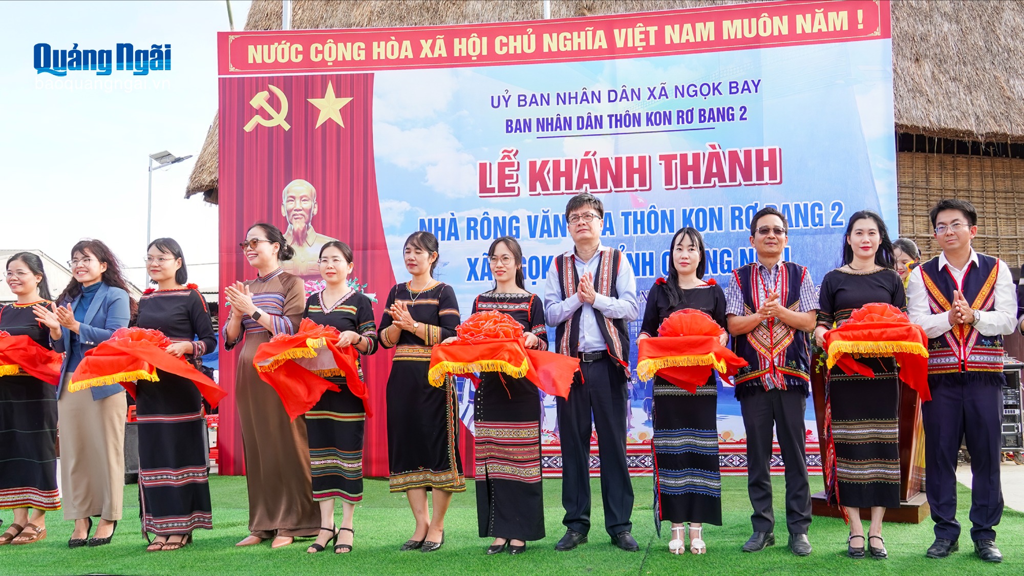 Khánh thành Nhà rông văn hóa thôn Kon Rơ Bang 2