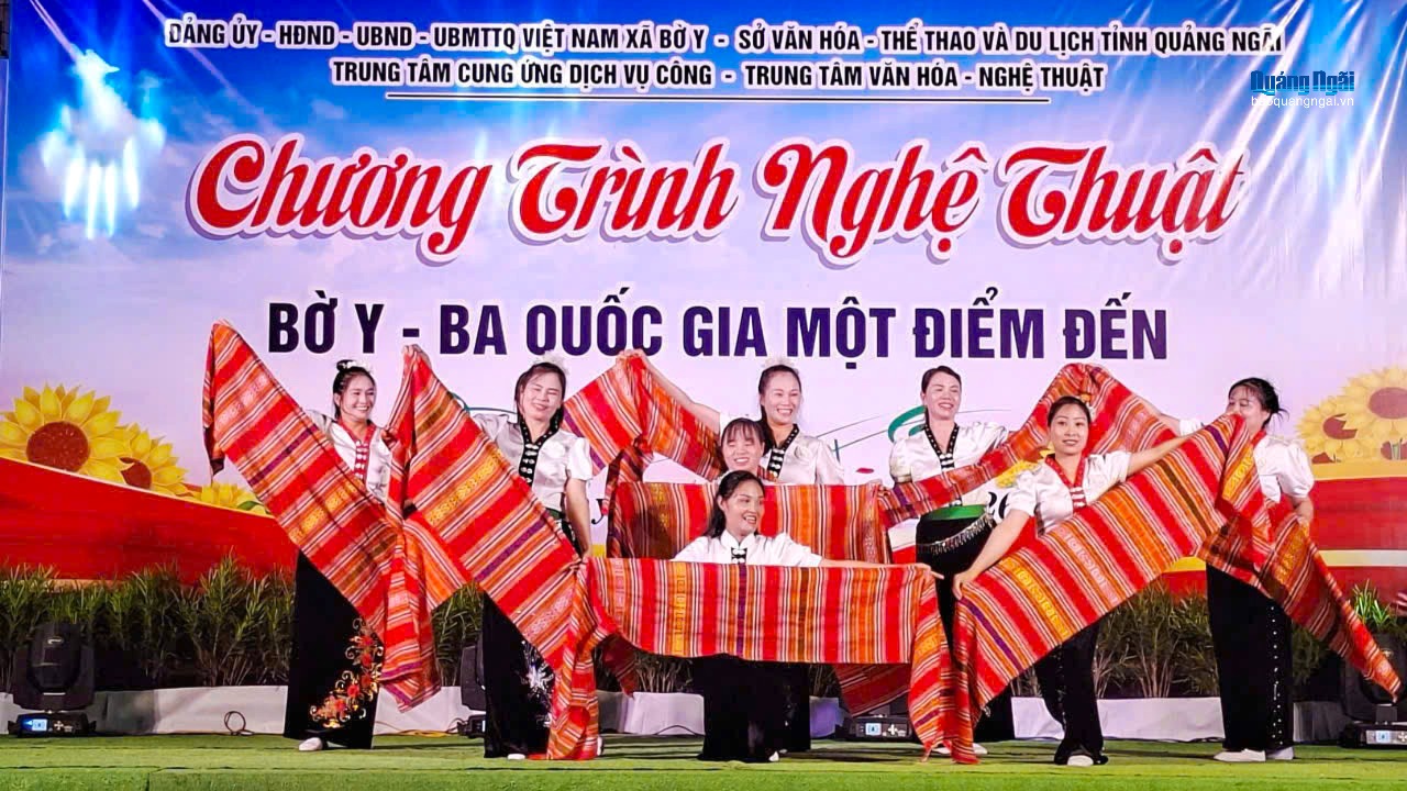 Chương trình nghệ thuật “Ba quốc gia một điểm đến”