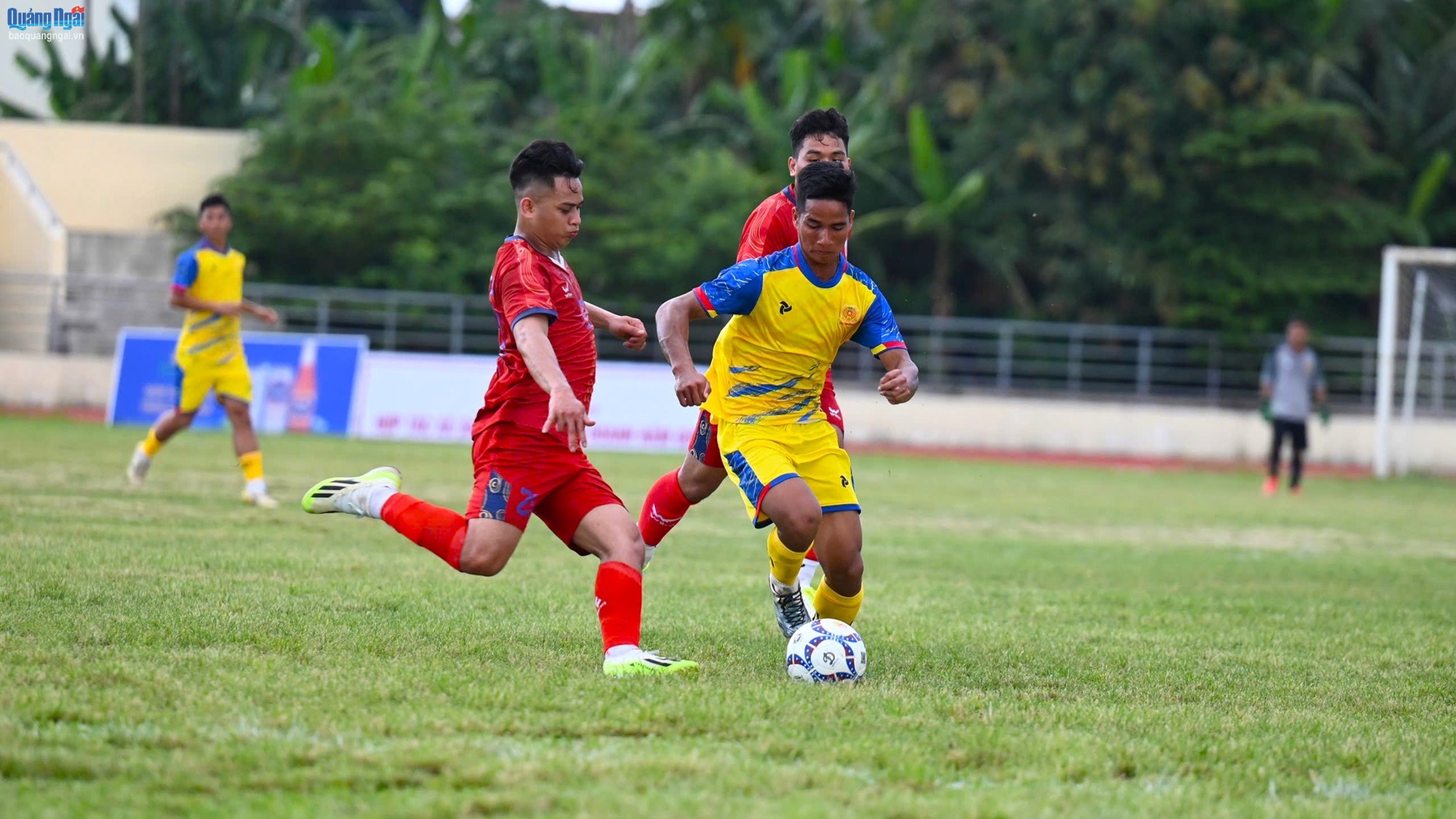 Khai mạc Giải bóng đá vô địch tỉnh Quảng Ngãi 2025