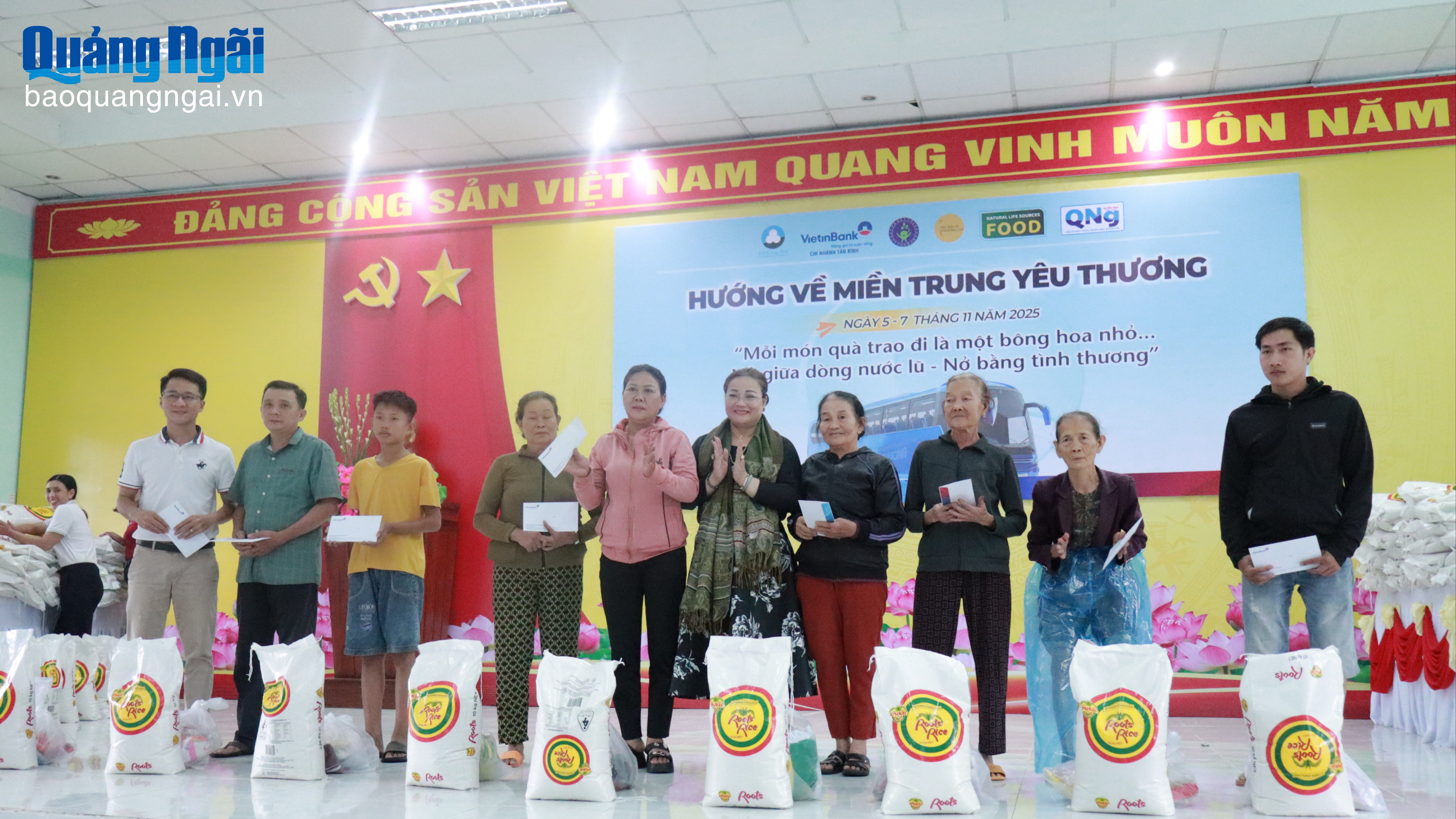 Hướng về miền Trung yêu thương