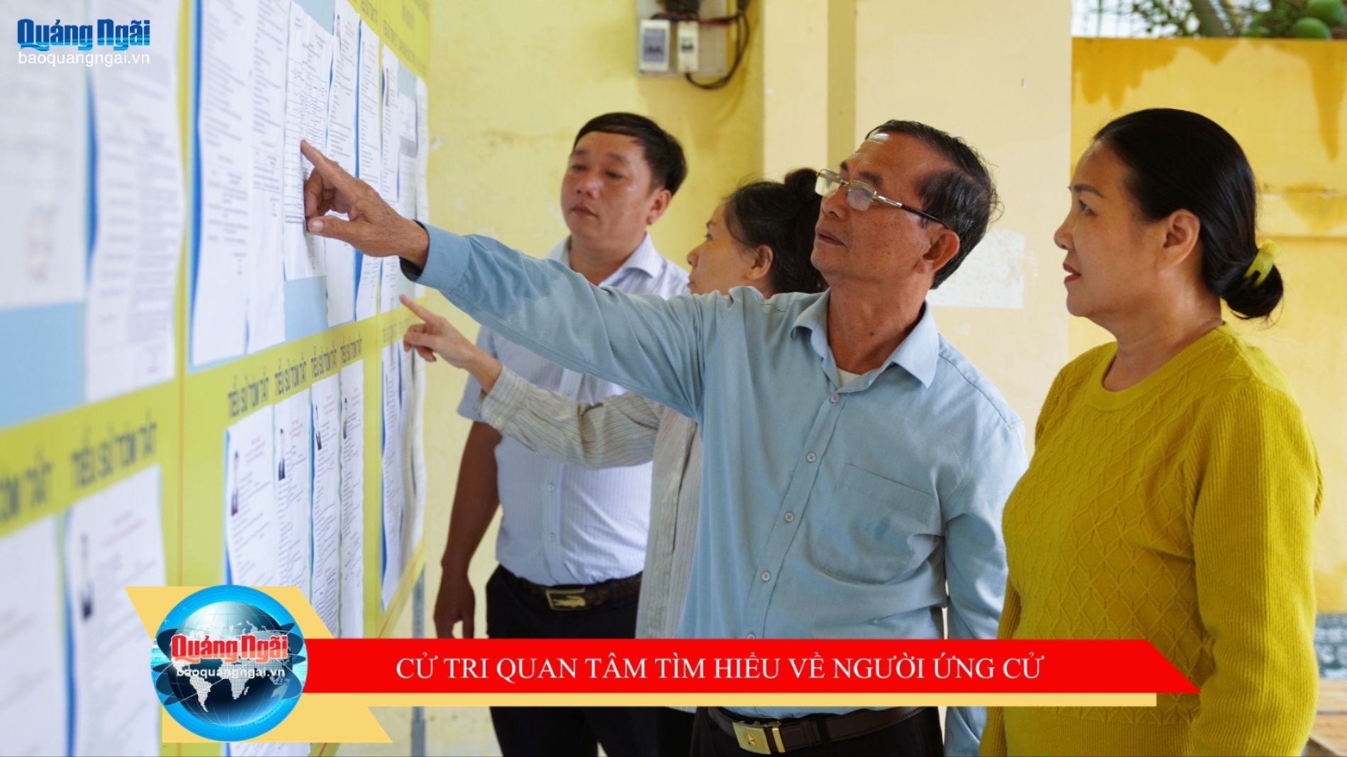 [Video]. Cử tri quan tâm tìm hiểu về người ứng cử