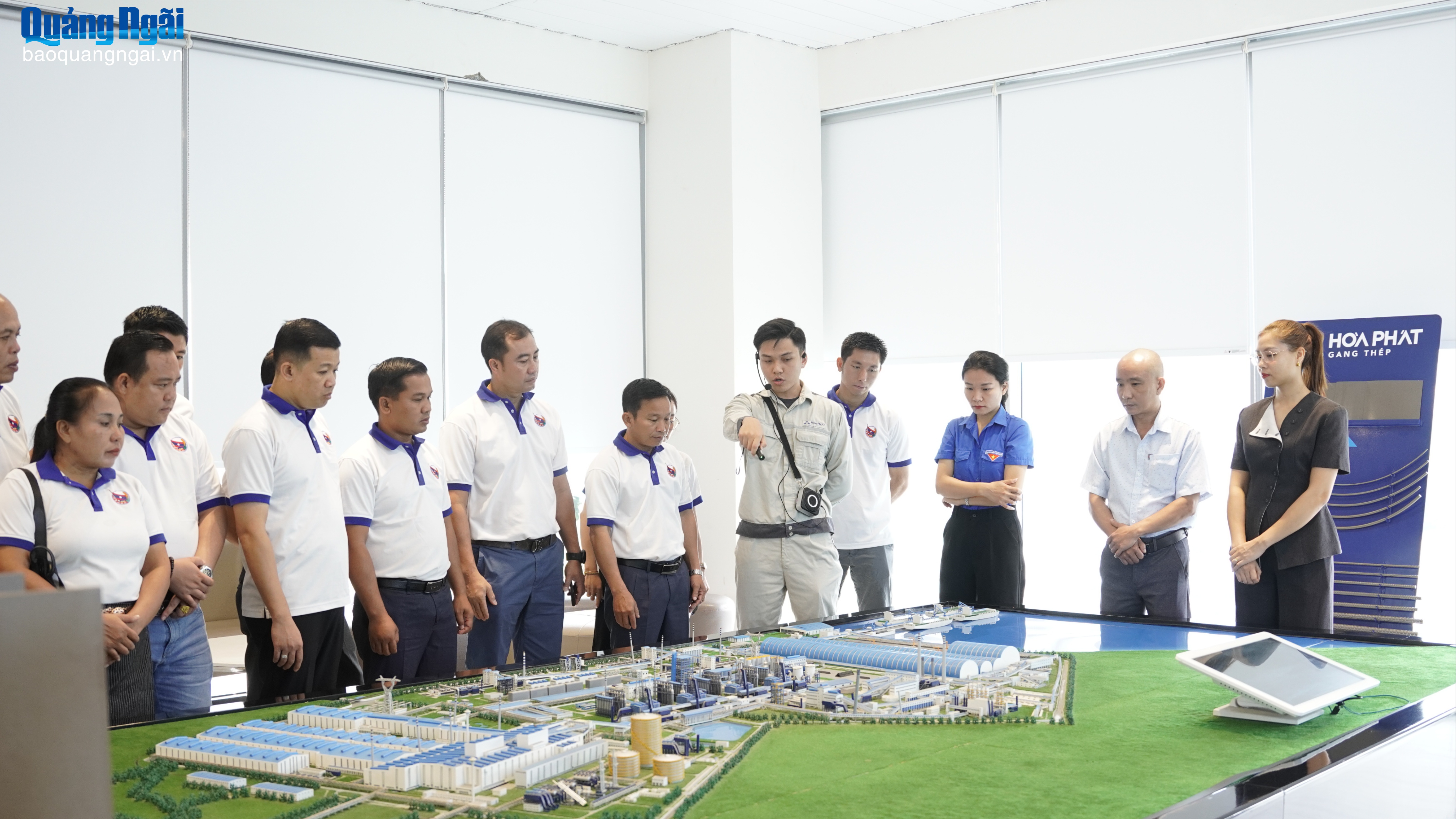 Đoàn công tác Tỉnh đoàn Khammouane (Lào) tham quan Công ty CP Thép Hòa Phát Dung Quất