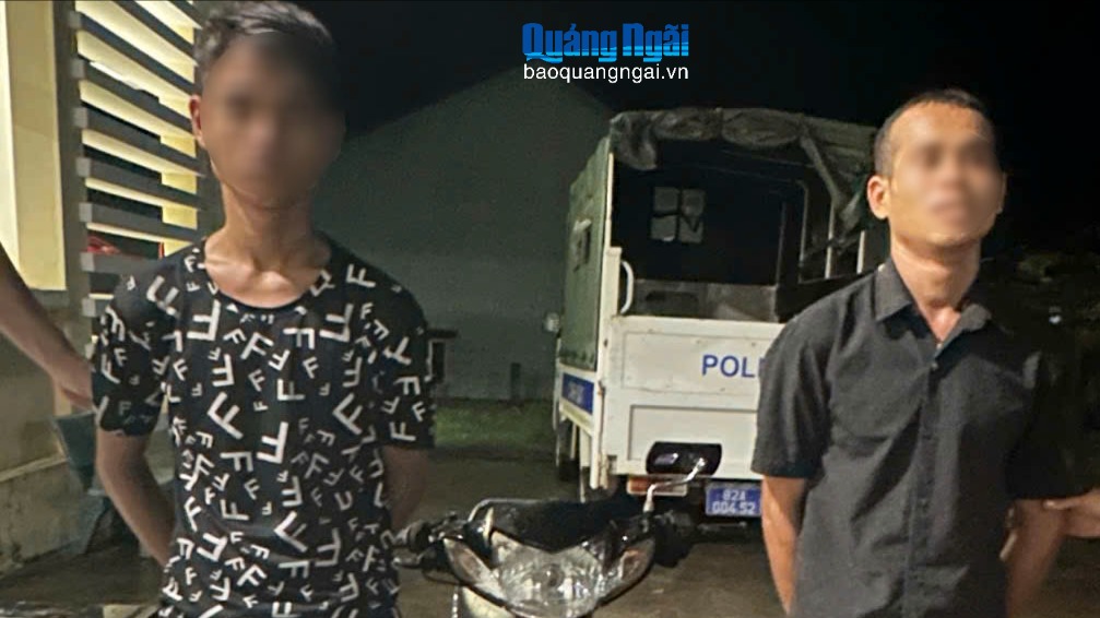 Bắt 2 đối tượng vào nhà dân trộm xe máy tại xã Sa Bình