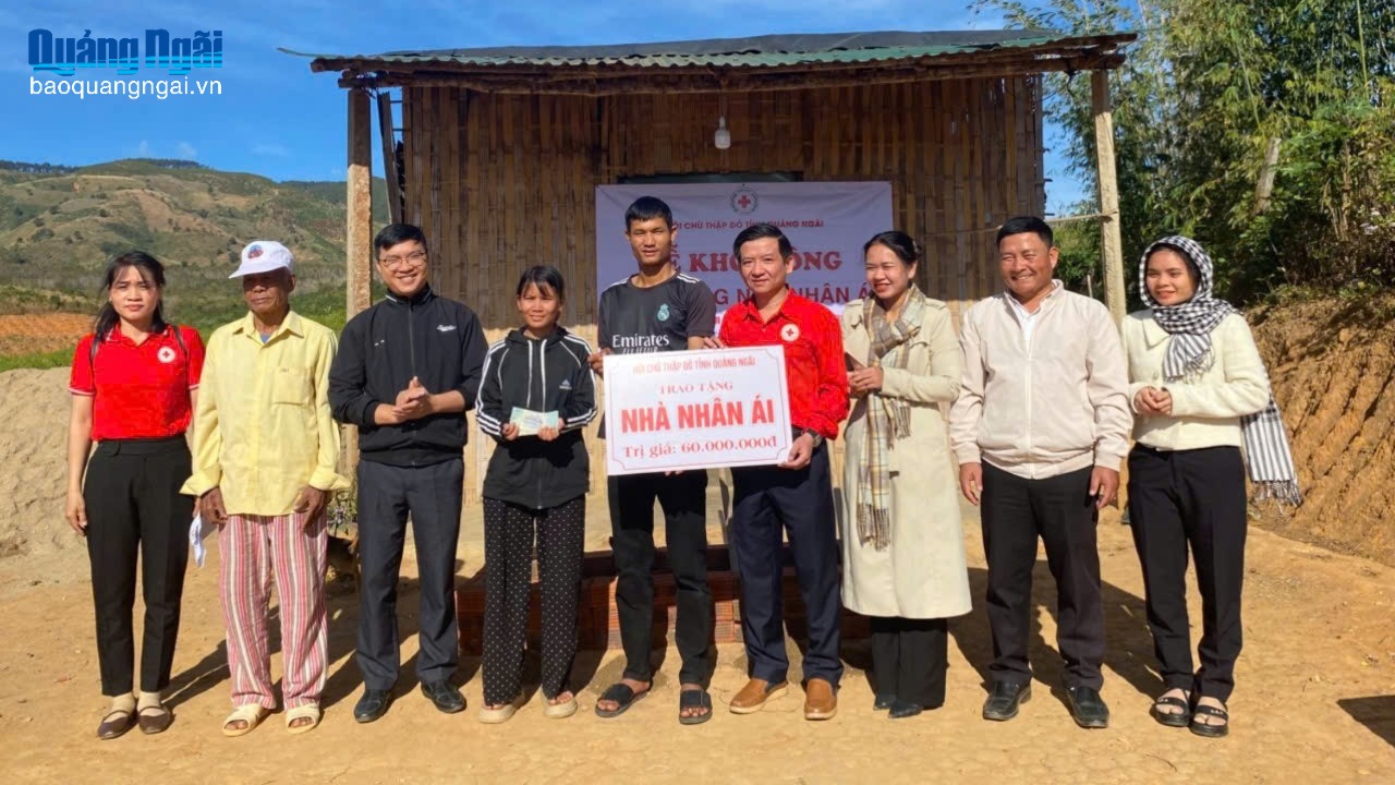 Khởi công xây dựng nhà nhân ái, bếp ăn bán trú cho học sinh vùng khó