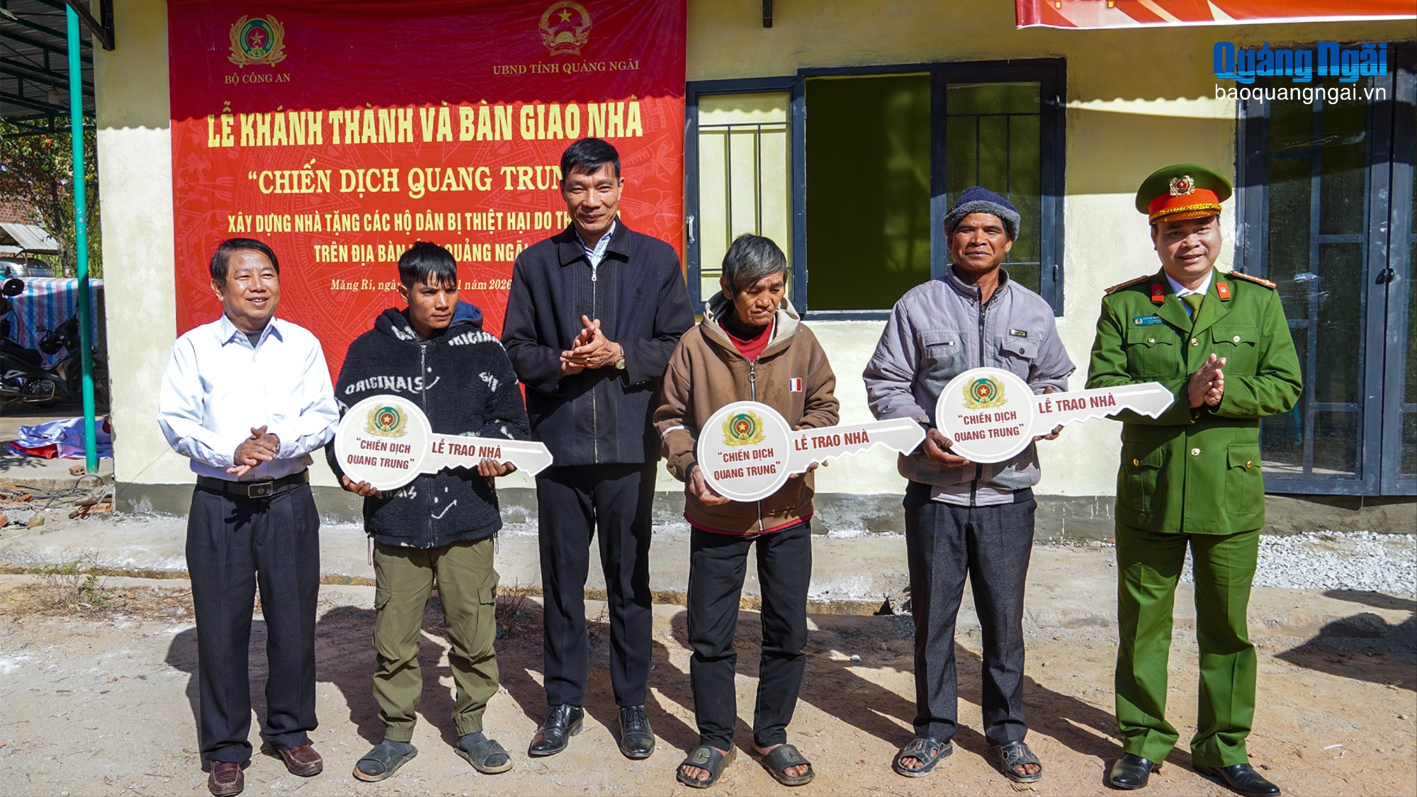 Xã Măng Ri khánh thành, bàn giao nhà trong 