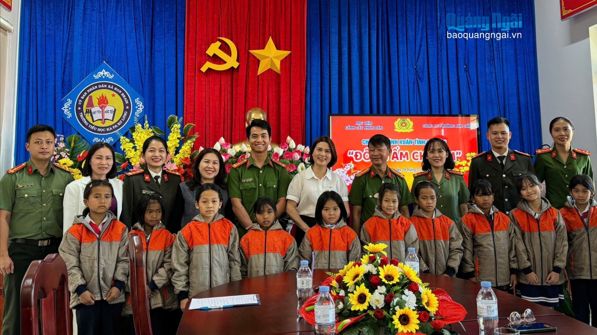 Trao hơn 500 áo ấm cho học sinh dân tộc thiểu số