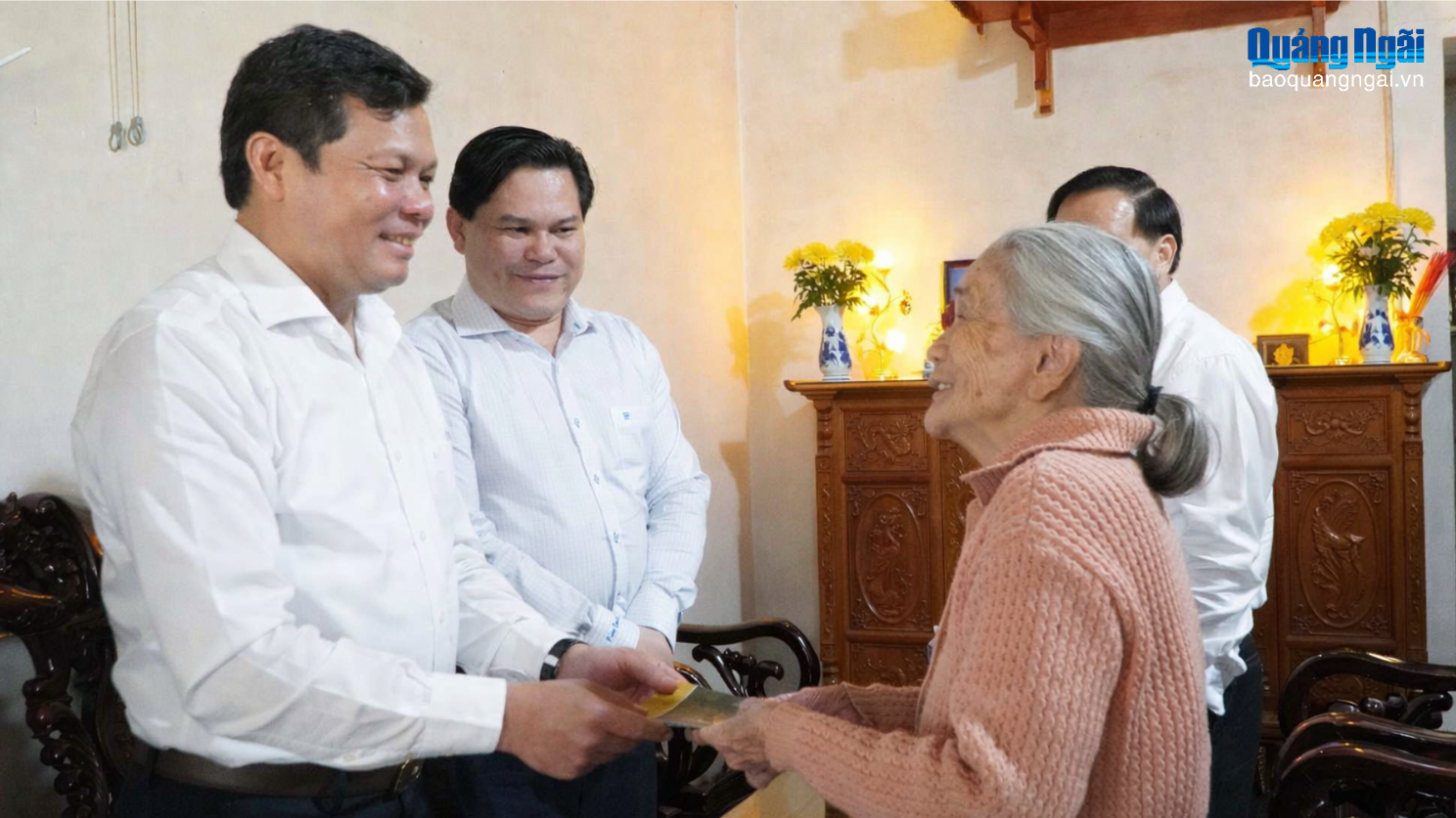 Phó Bí thư Tỉnh ủy, Chủ tịch HĐND tỉnh Nguyễn Đức Tuy chúc Tết gia đình nguyên lãnh đạo tỉnh