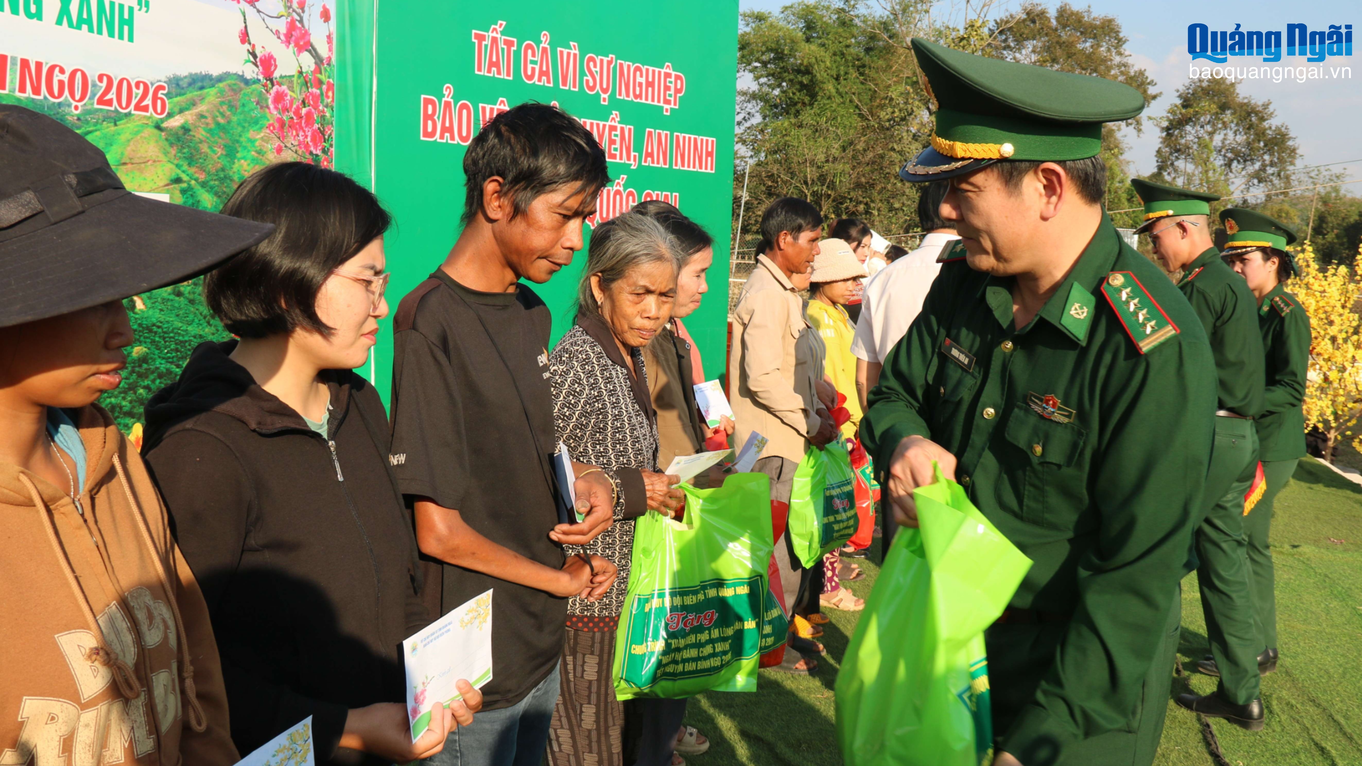 Xuân Biên phòng ấm lòng dân bản