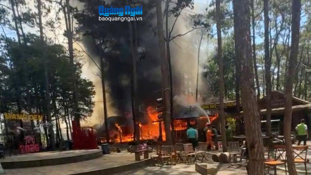 Tạm ngưng hoạt động Khu kinh tế đêm Măng Đen sau đám cháy