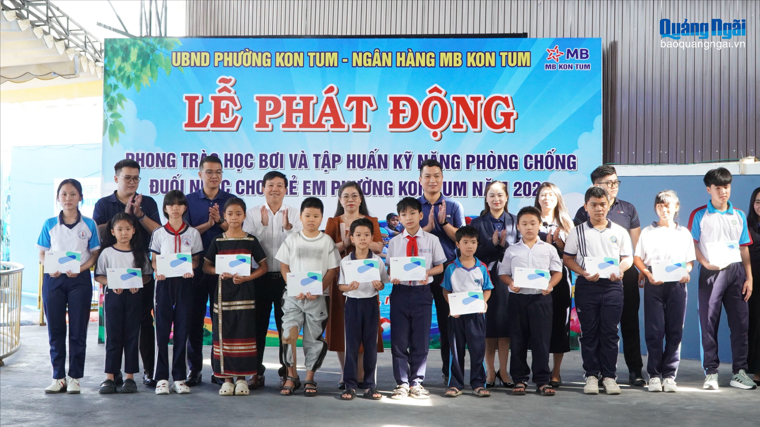 Phát động phong trào học bơi và tập huấn kỹ năng phòng, chống đuối nước trẻ em