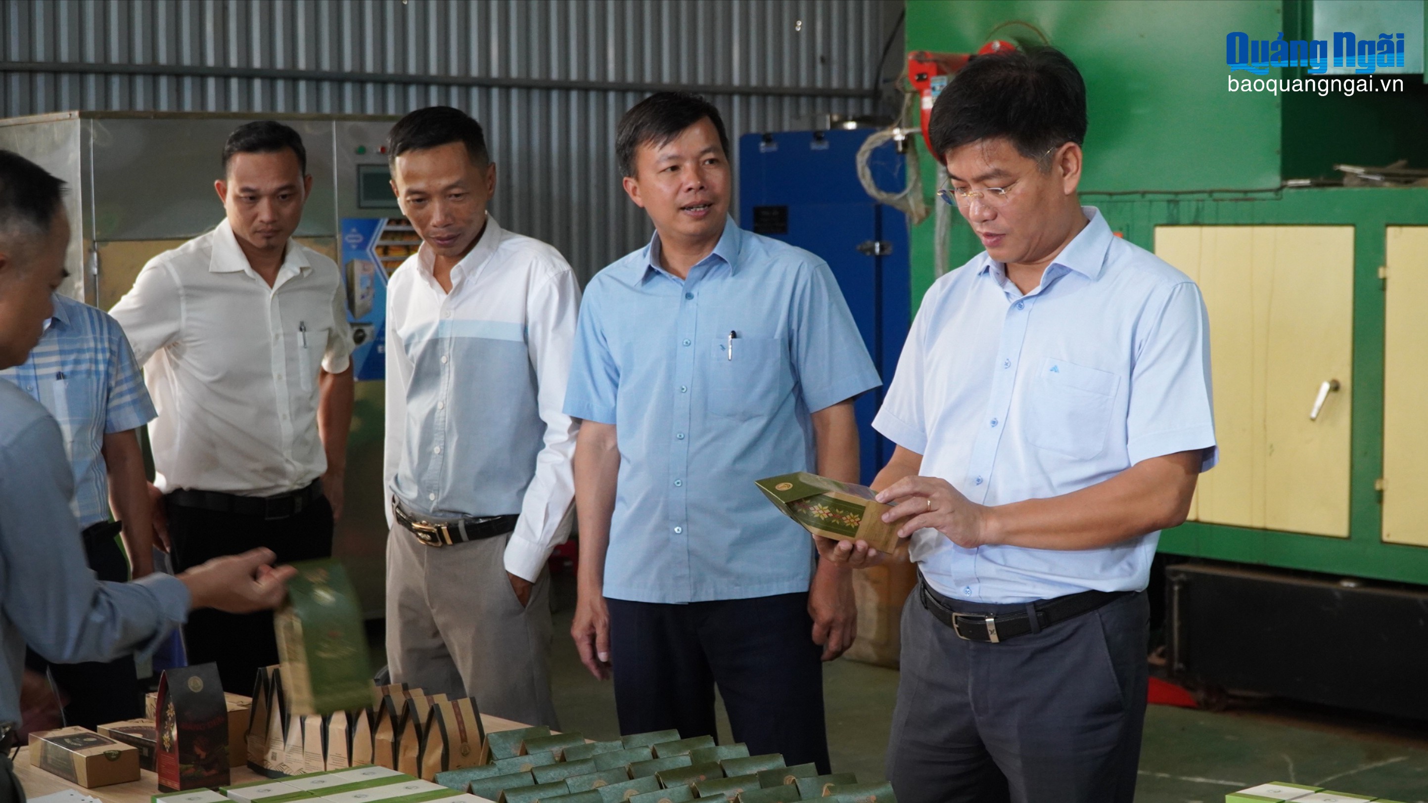 Phó Chủ tịch UBND tỉnh Đỗ Tâm Hiển kiểm tra các mô hình nông nghiệp tại xã Kon Plông