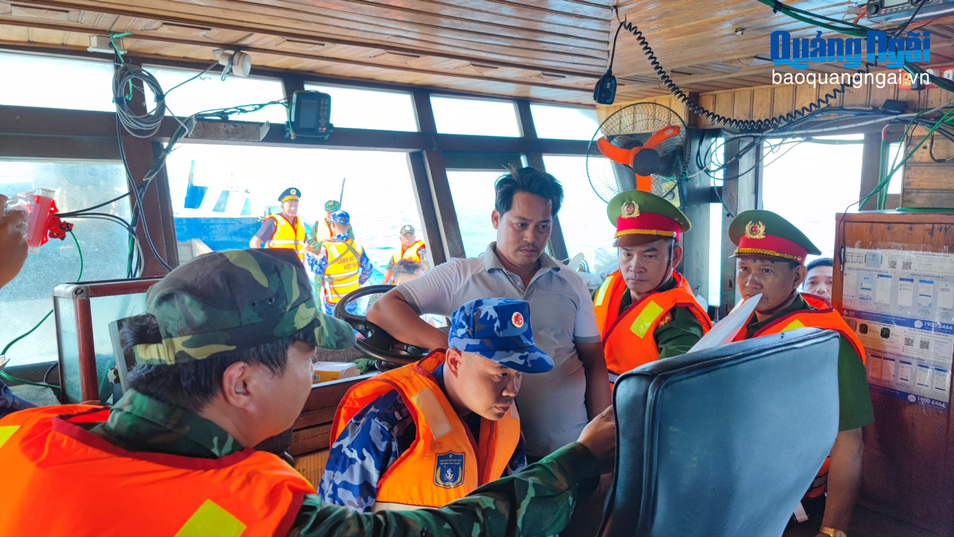 Bắt giữ, xử phạt hơn 90 tàu cá vi phạm trên biển