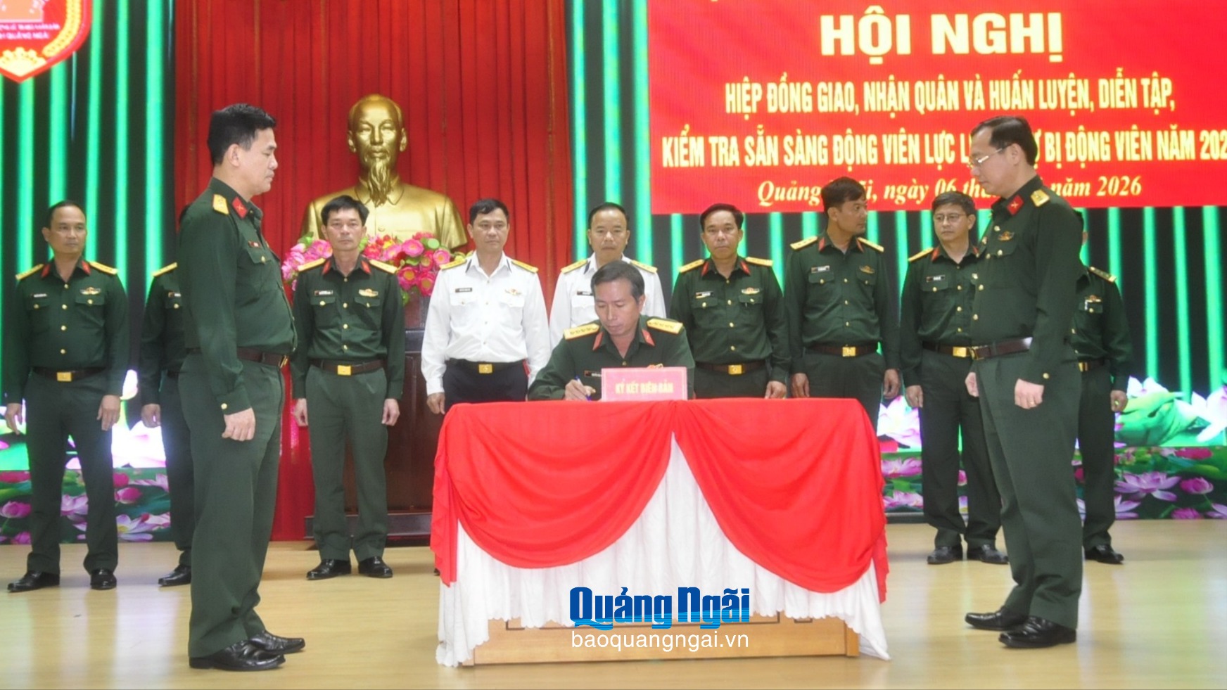 Quảng Ngãi giao quân cho 13 đơn vị