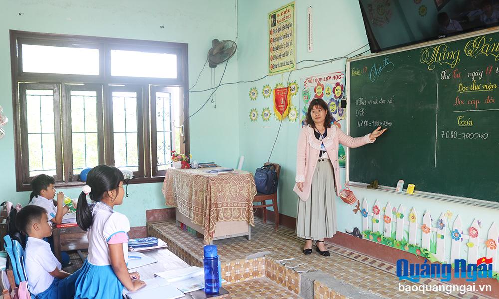 Lo Tết cho giáo viên