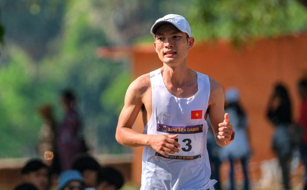 Hoàng Nguyên Thanh phá kỷ lục marathon quốc gia tồn tại suốt 21 năm