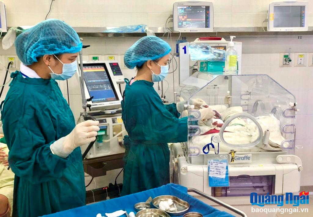 Hỗ trợ tiền ăn cho bệnh nhân trong dịp Tết