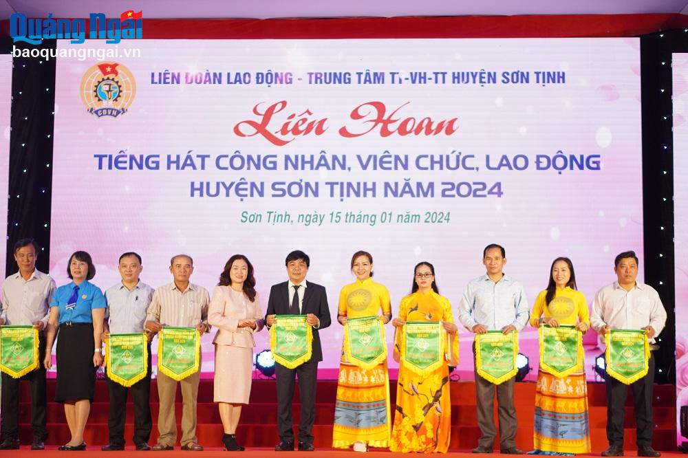 Liên hoan tiếng hát công nhân, viên chức, lao động huyện Sơn Tịnh