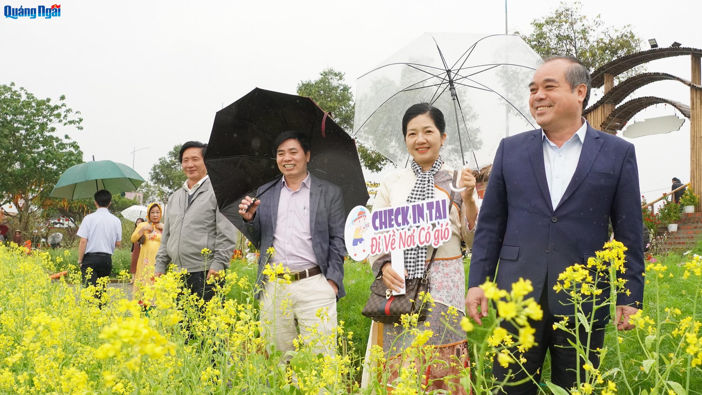 Khai trương điểm tham quan “Đi về nơi có gió”