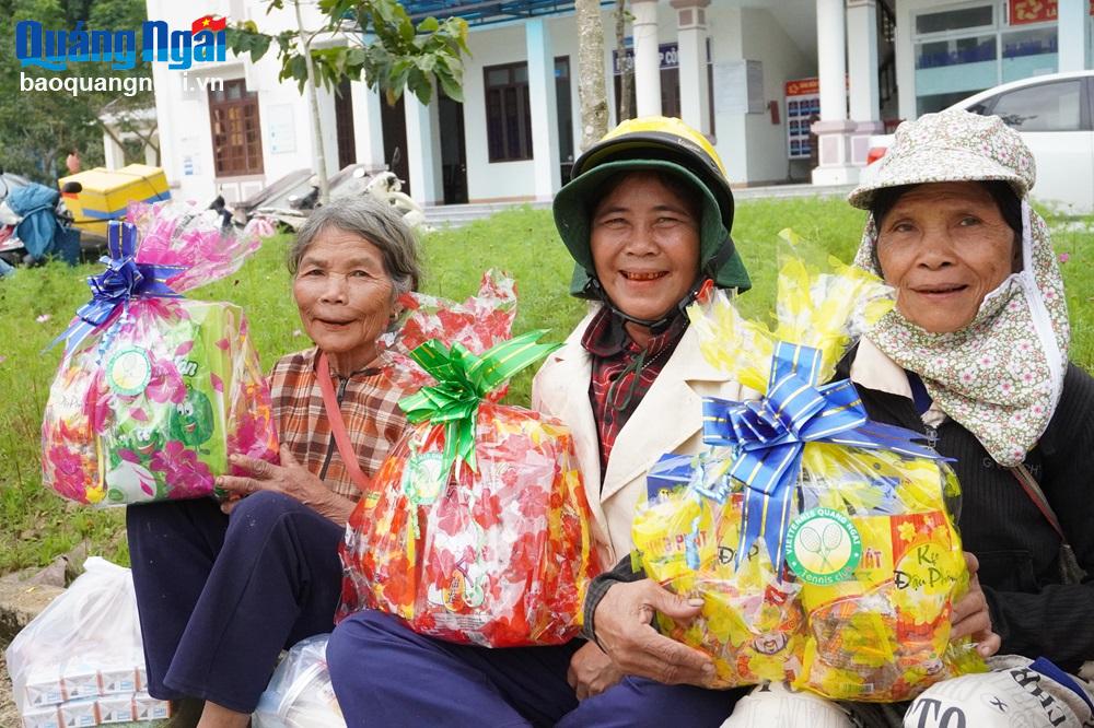 Mang Tết ấm lên vùng cao Sơn Liên