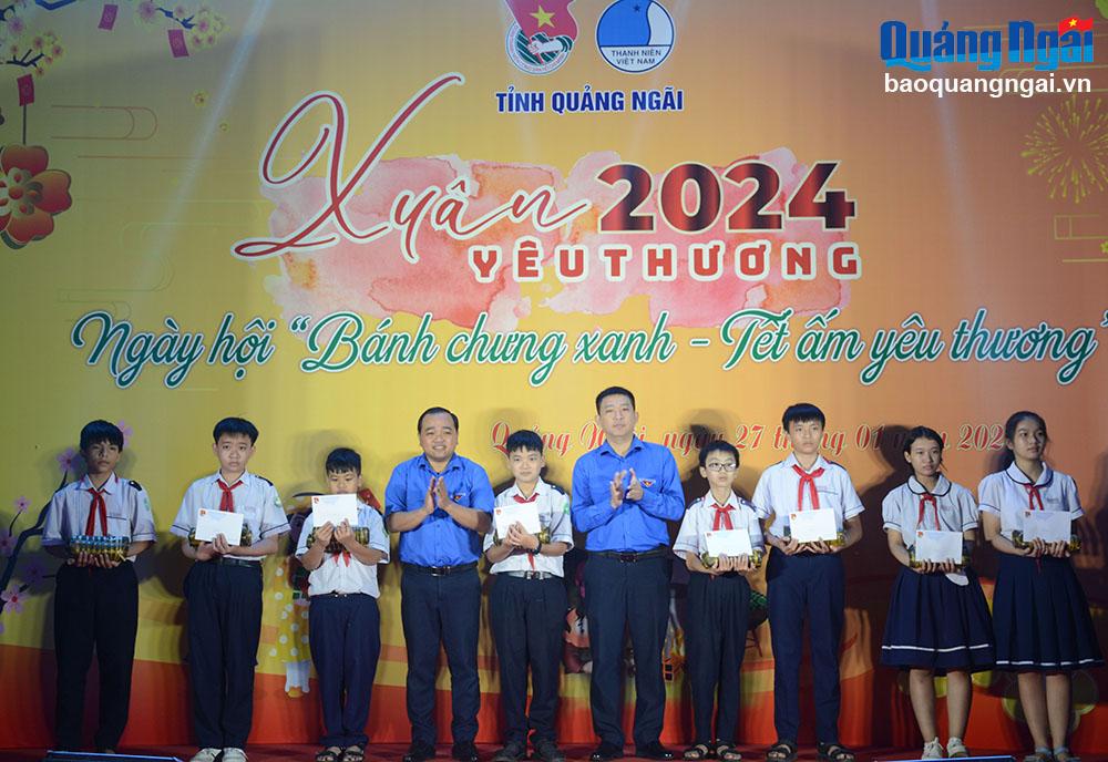 Tỉnh đoàn tổ chức chương trình Xuân yêu thương 