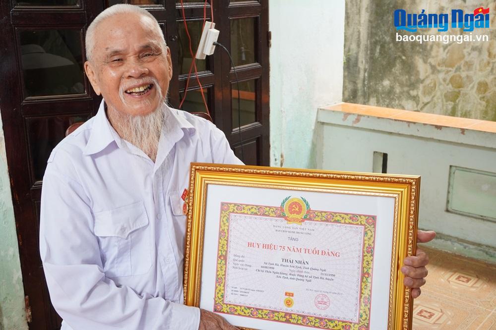 Tự hào có Đảng