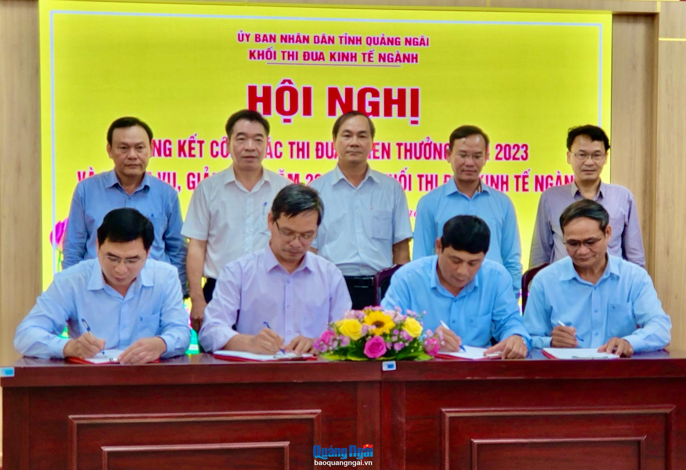 Khối thi đua kinh tế ngành ký kết giao ước thi đua năm 2024