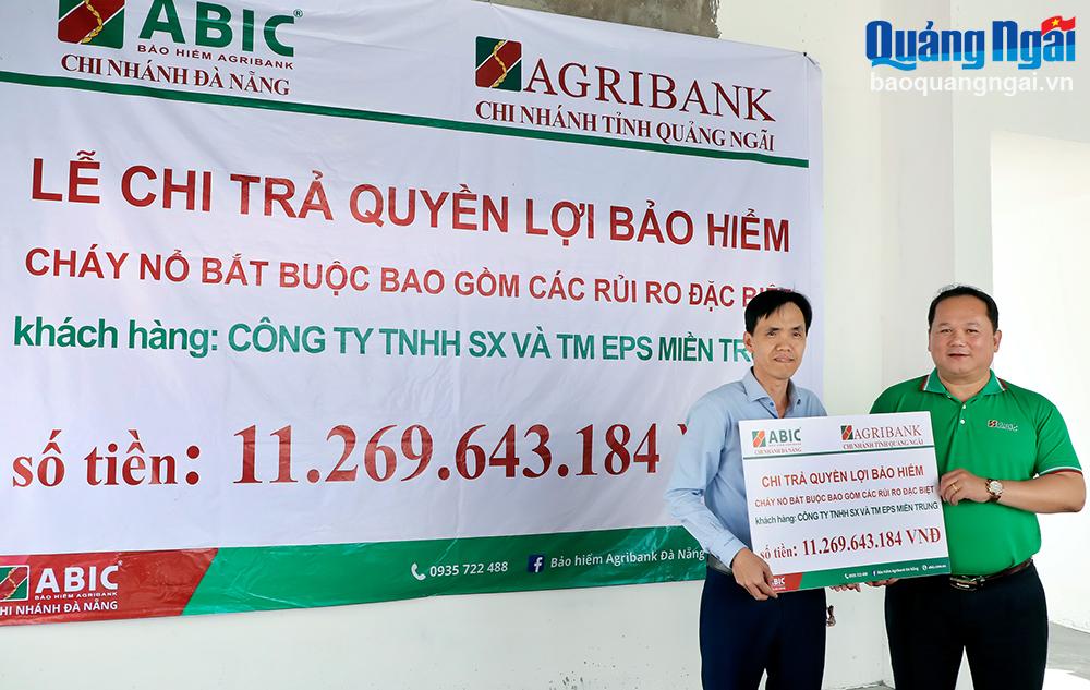 Bảo hiểm Agribank chi trả quyền lợi bảo hiểm cho khách hàng