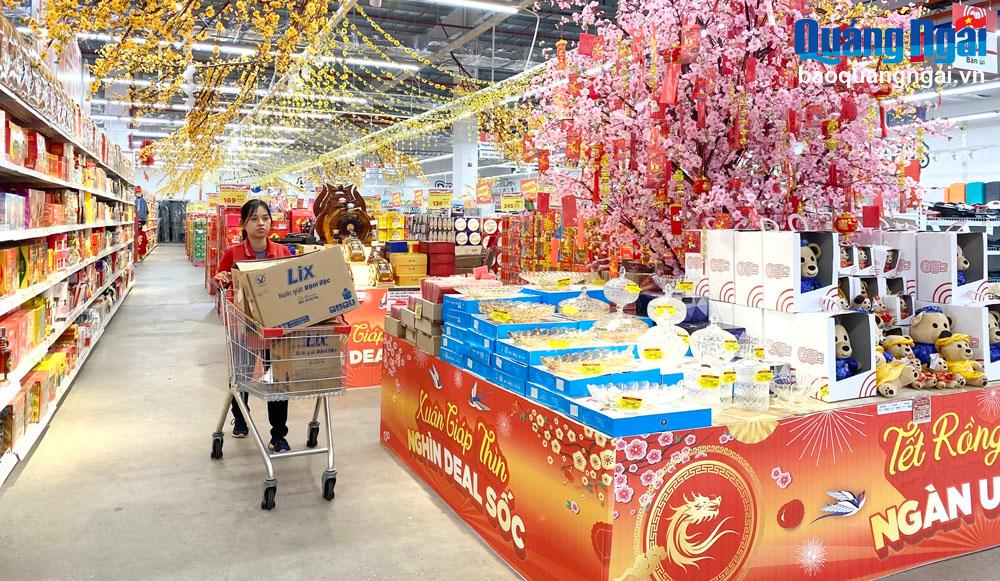 Hàng hóa phục vụ Tết: Phong phú, mẫu mã đẹp