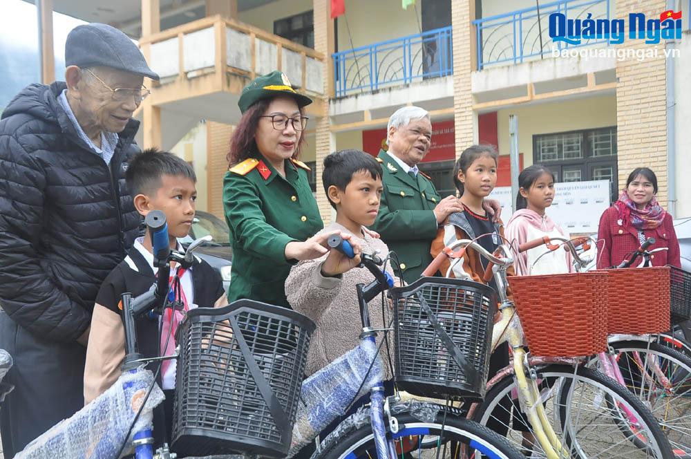 Tri ân đồng bào nơi cưu mang cách mạng